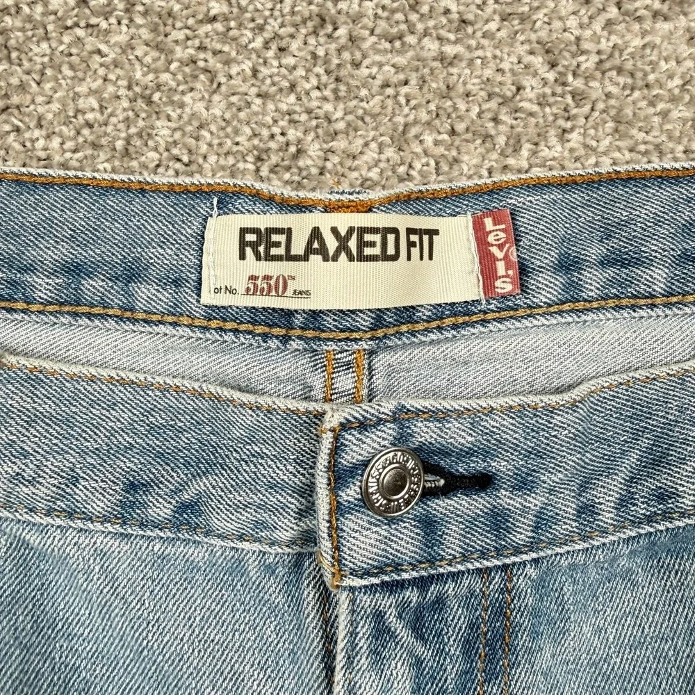Levis 550 Relaxed Fit Jeans Mens 42x32 Light Wash Straight Leg Denim Cotton